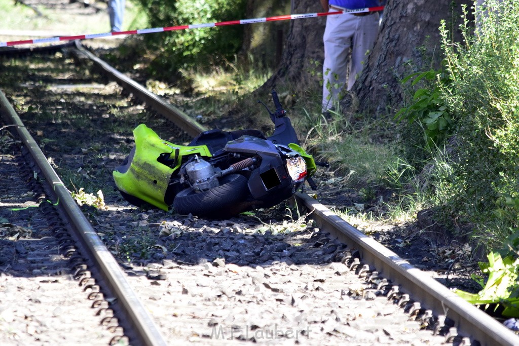 VU Roller KVB Bahn Koeln Luxemburgerstr Neuenhoefer Allee P102.JPG - Miklos Laubert